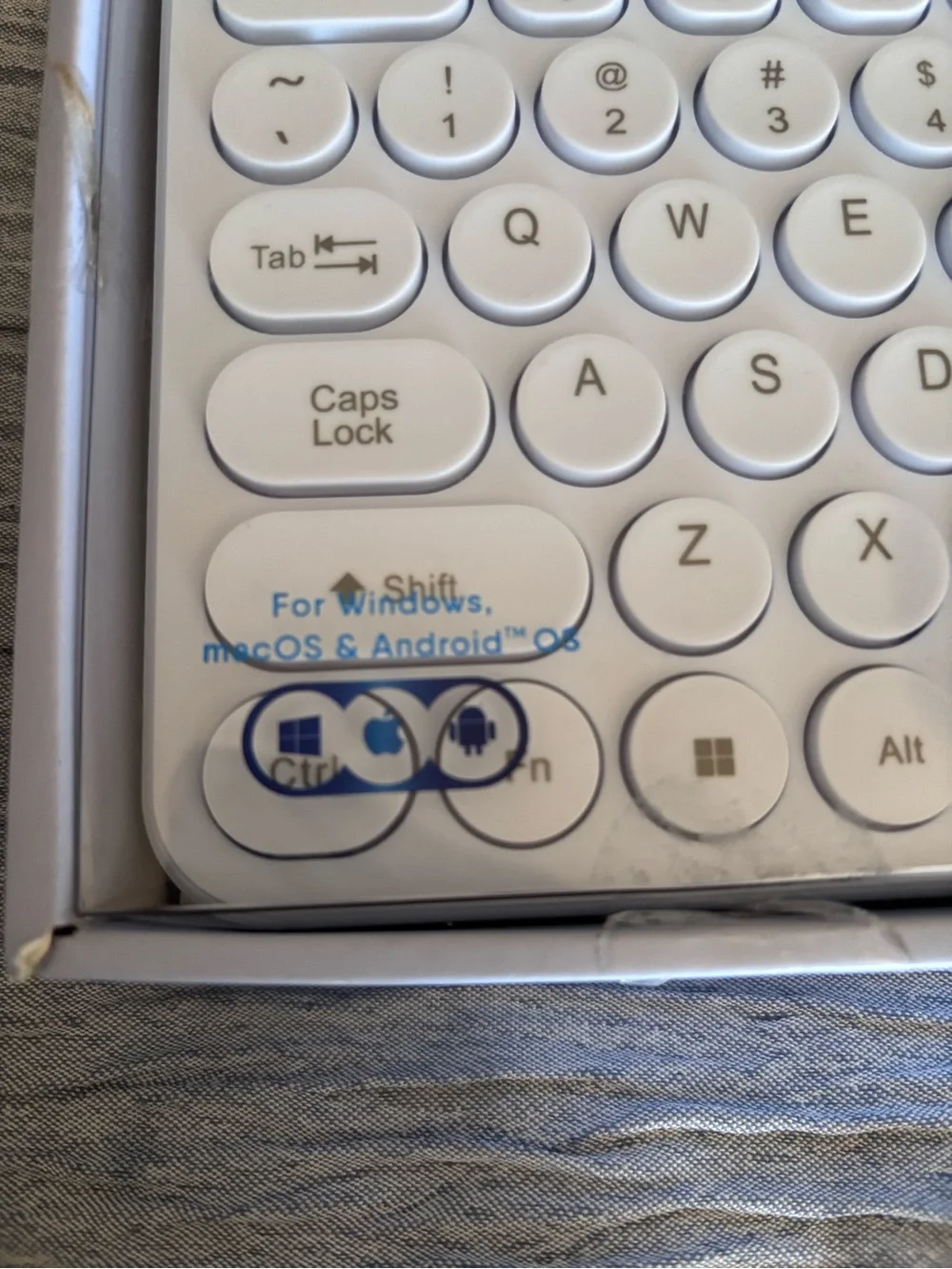 Moxi Wireless Keyboard & Mouse Set - White